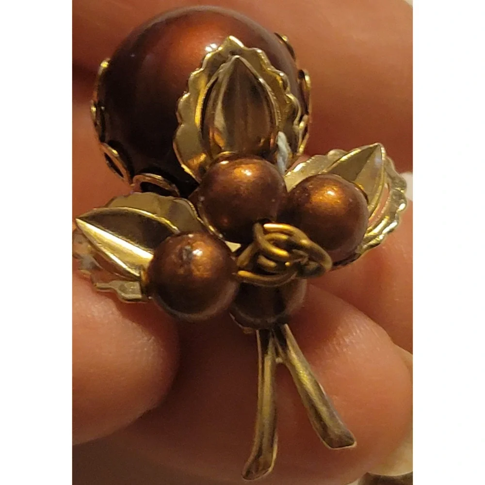 Vintage Estate Earrings Gold Tone Brown Beaded Cluster Clip-On Elegant Jewelry‎